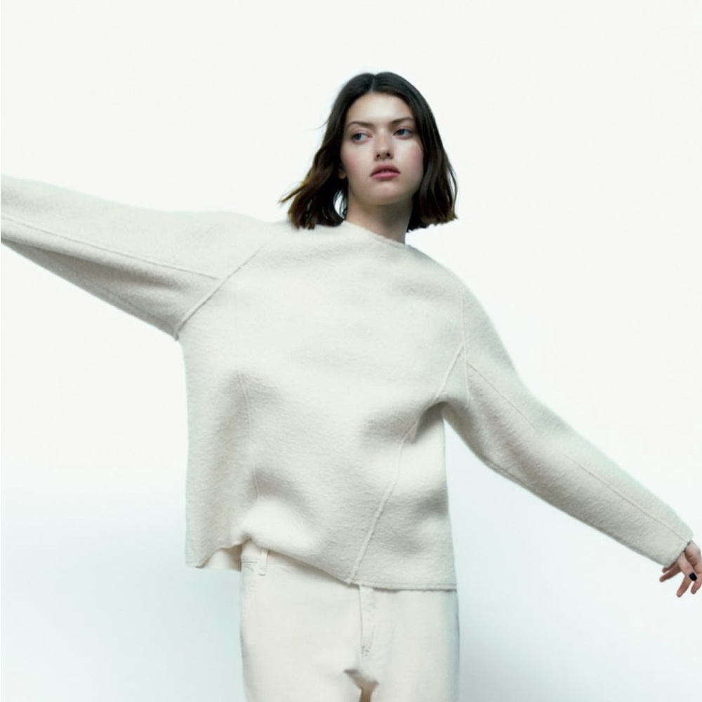 Zara Oversized Bouclé Ecru Sweatshirt
